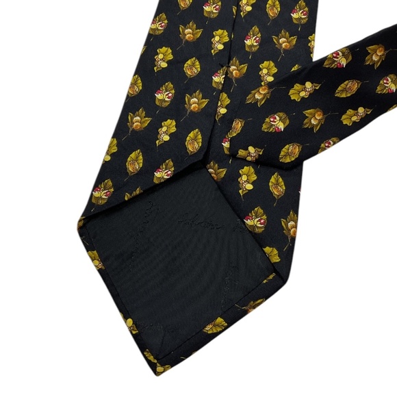 SALVATORE FERRAGAMO Black Fruit Leaf Silk LUXURY Tie ITALY - Picture 4 of 4